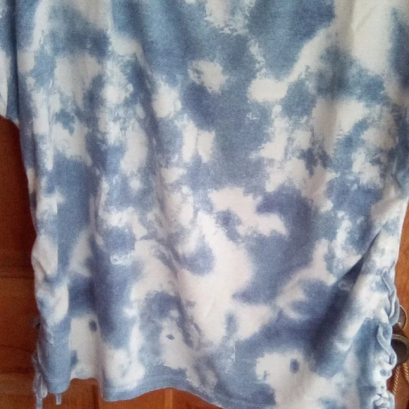 Cato Blue and White Tie-Dye Short Sleeve Top - Picture 5 of 8